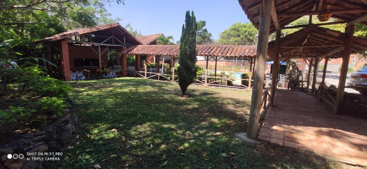 Hotel Campestre UMPALÁ San Gil Esterno foto